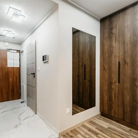 Park Apartment *