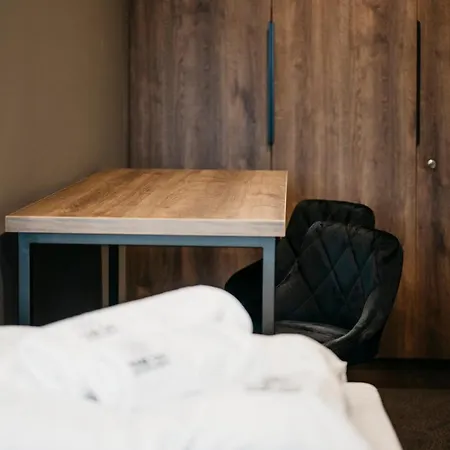 Park Apartment *