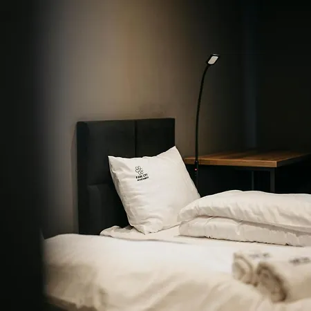 Park Apartment *